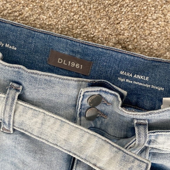 DL1961 Mara Ankle High Rise Instasculpt Straight Leg Jeans - Picture 3 of 5